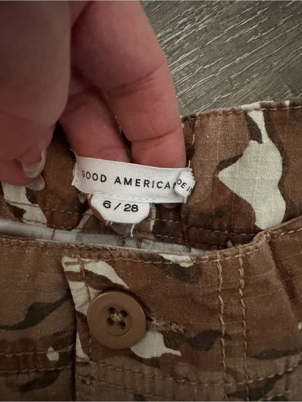 Good American Brown and White Camo Cargo Pants - Picture 4 of 5